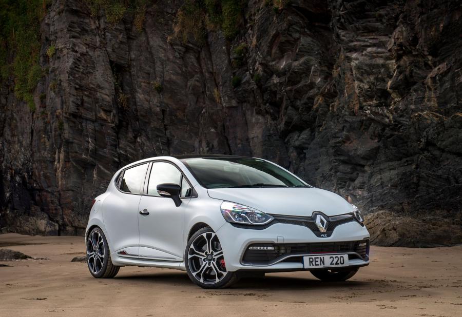  Renault Clio R.S. 220 Trophy 2015 года  (фото 45 из 48)